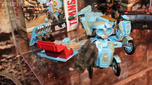 MORE Transformers Showroom Images Trypticon, Titans Return, Last Knight, Robots In Disguise  (3 of 60)